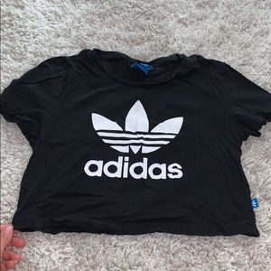 Cropped adidas shirt
